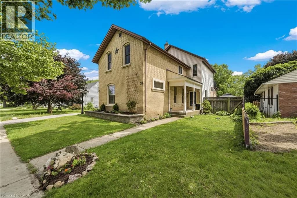 32 CLENCH Avenue — photo 4 of 37
