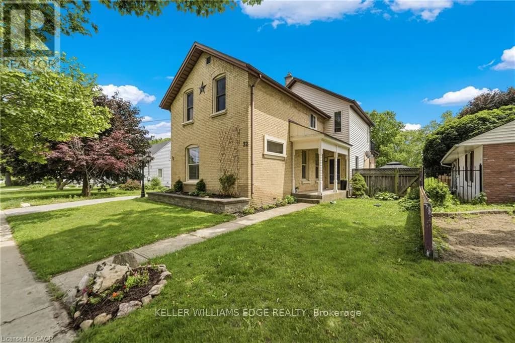 32 CLENCH AVENUE — photo 4 of 38