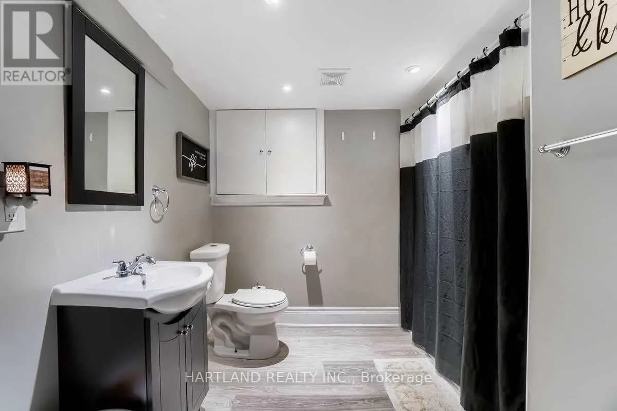 476 JAY CRESCENT — photo 4 of 16