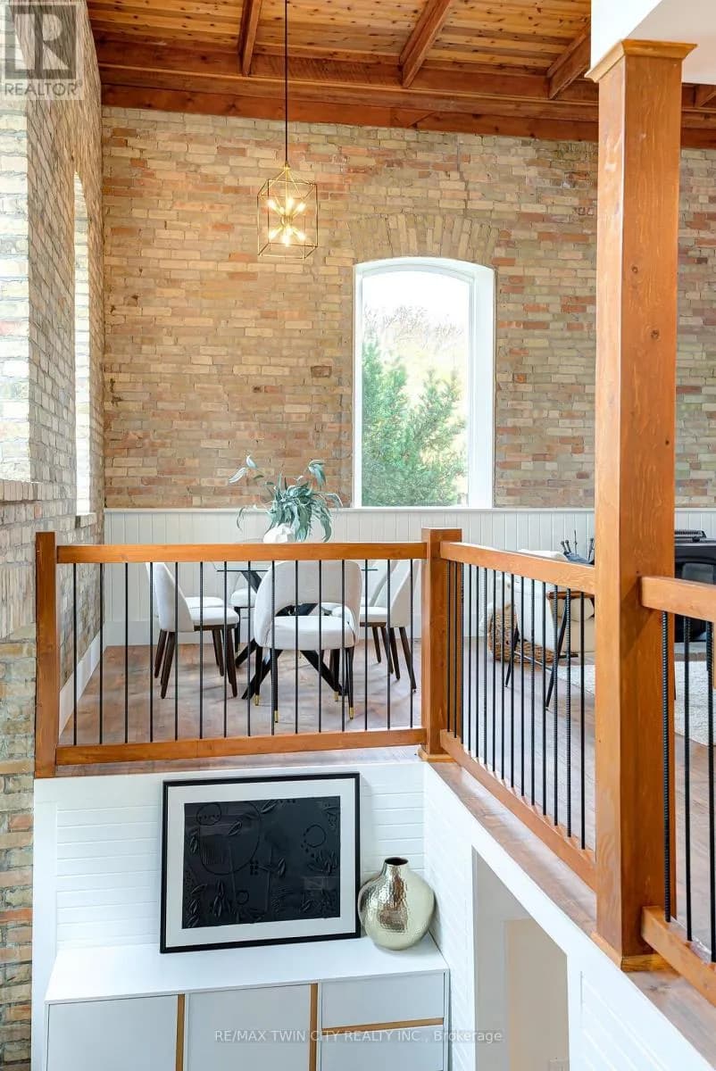 2653 HURON ROAD — photo 4 of 50