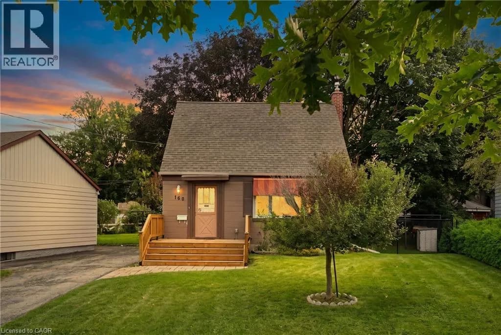 160 LORNE Crescent — photo 1 of 42