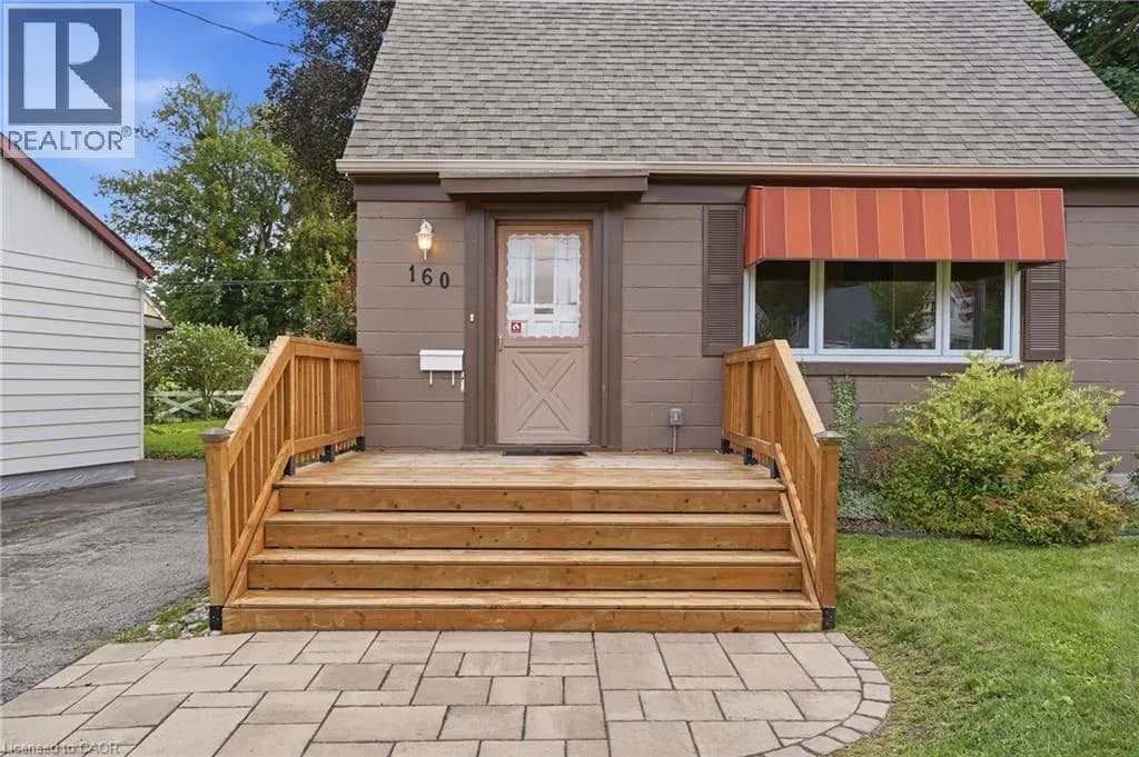 160 LORNE Crescent — photo 3 of 42