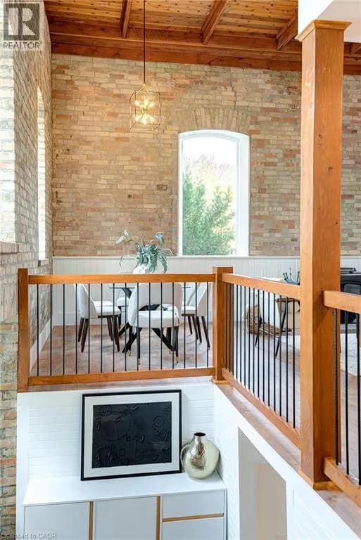 2653 HURON Road — photo 4 of 50