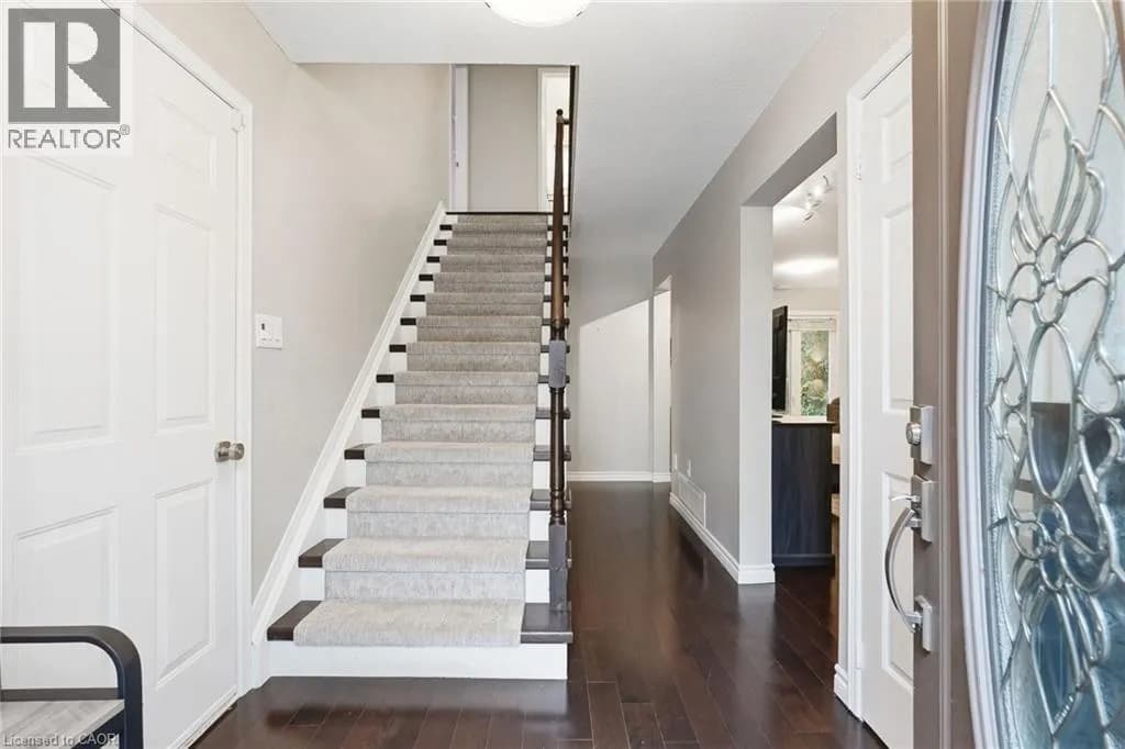 1 FENTON Drive — photo 4 of 49