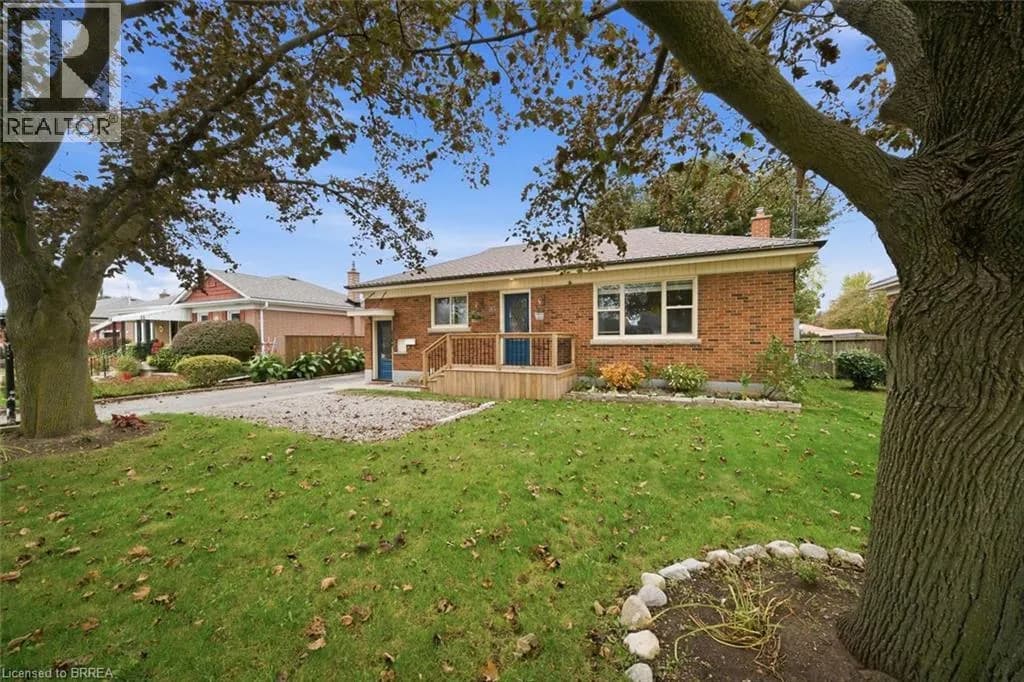 83 FAIRVIEW Drive — photo 4 of 30