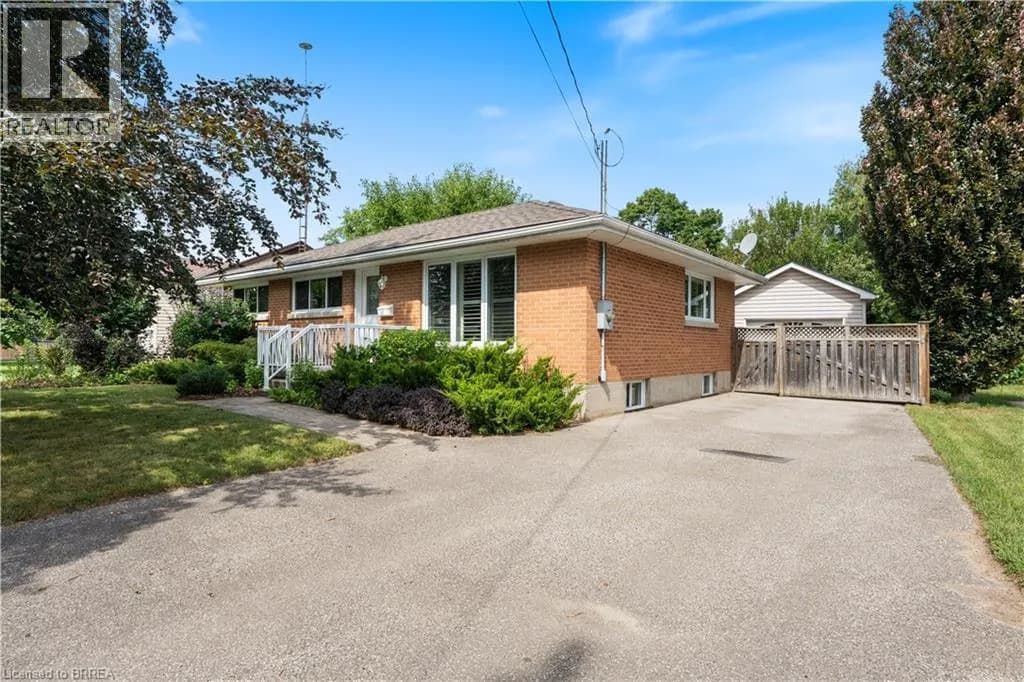 25 WAYNE Drive — photo 2 of 37