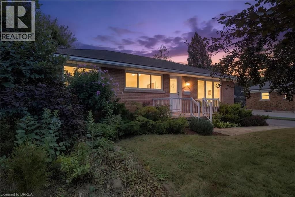 25 WAYNE Drive — photo 3 of 37