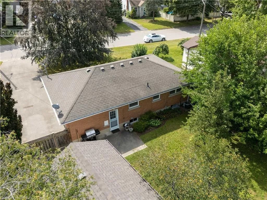 25 WAYNE Drive — photo 4 of 37