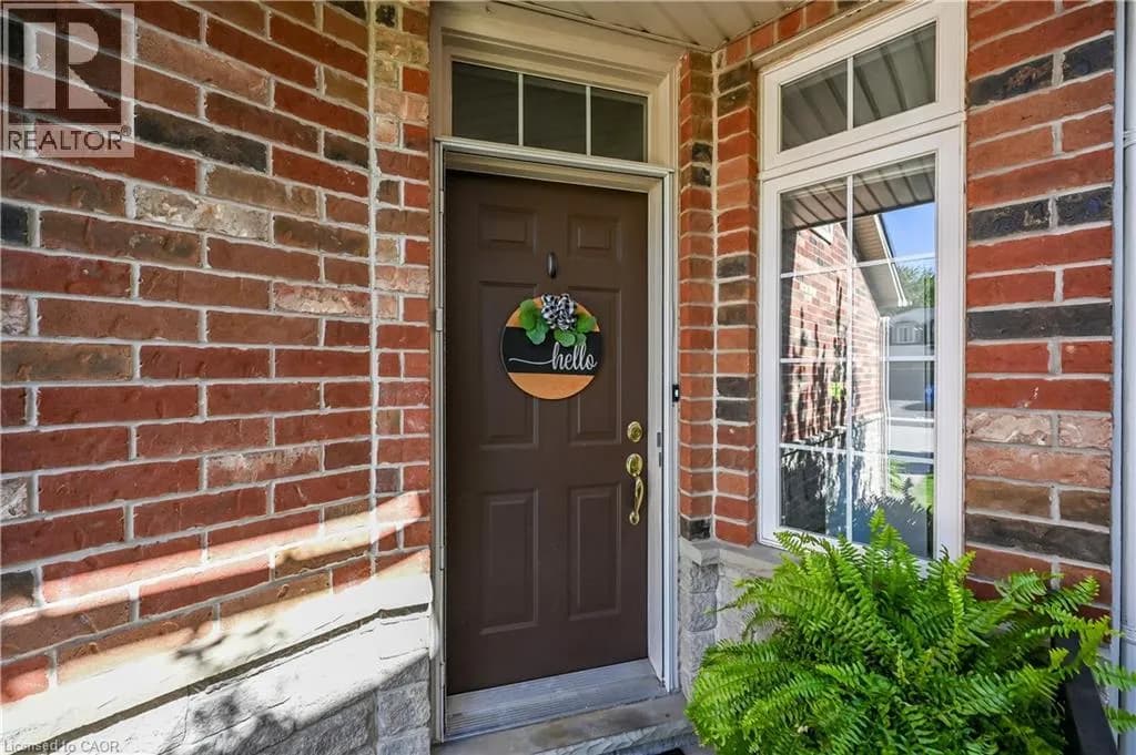53 SUNNYCROFT Court — photo 3 of 47