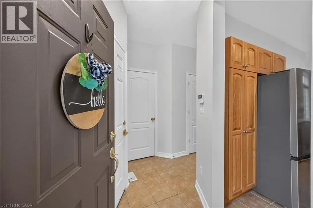 53 SUNNYCROFT Court — photo 4 of 47