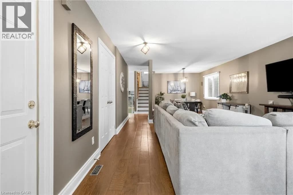 31 KARSH Crescent — photo 4 of 50
