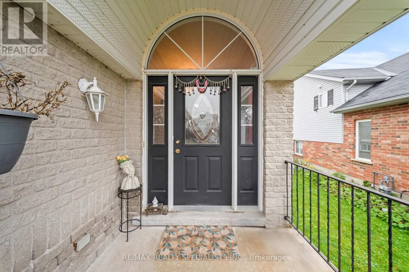 43 HUNTER ROAD — photo 4 of 38