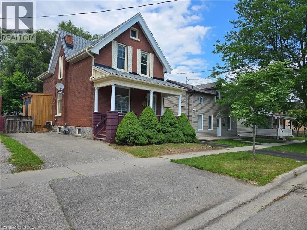 196 WELLINGTON Street — photo 2 of 23