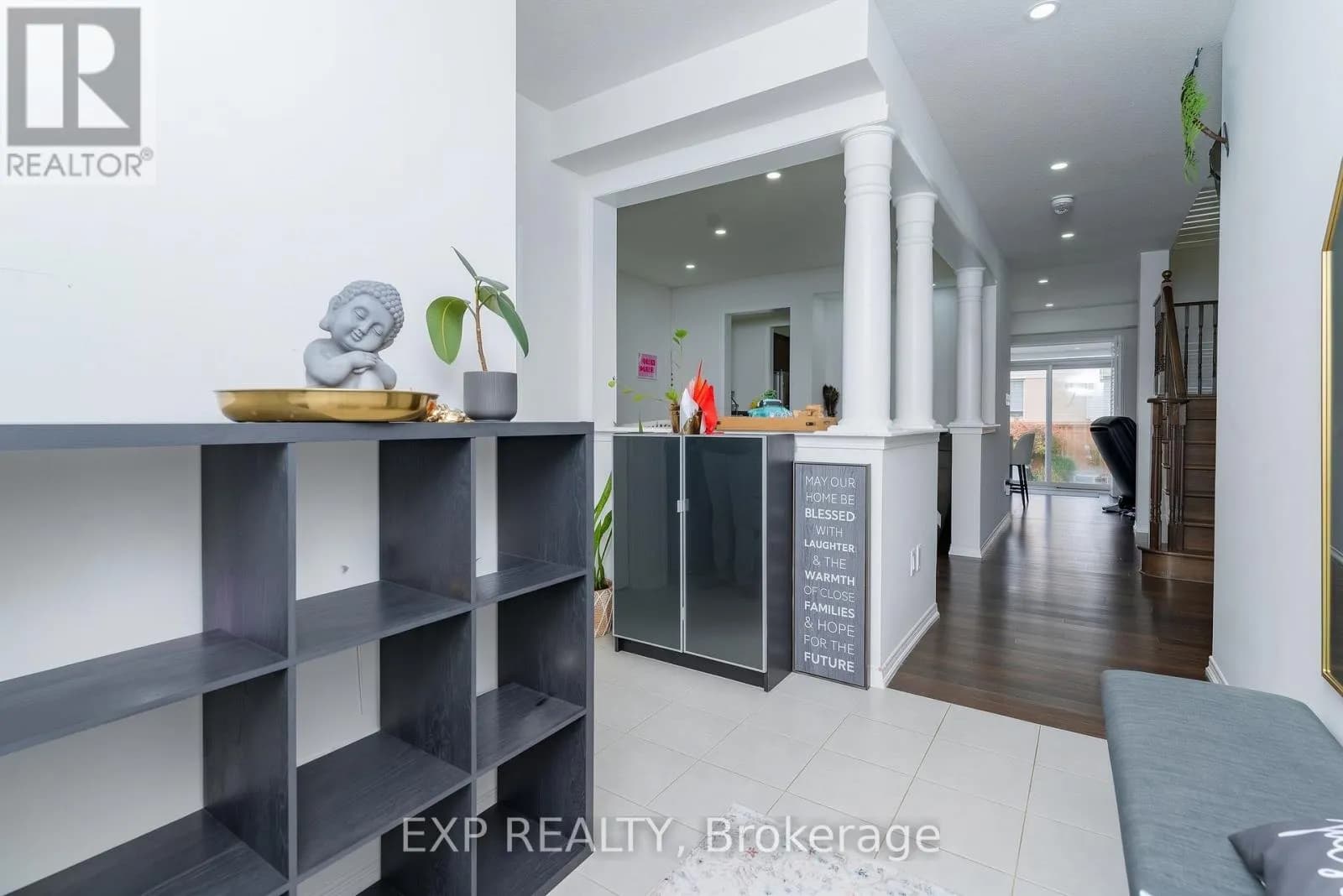 105 POWELL ROAD — photo 4 of 37