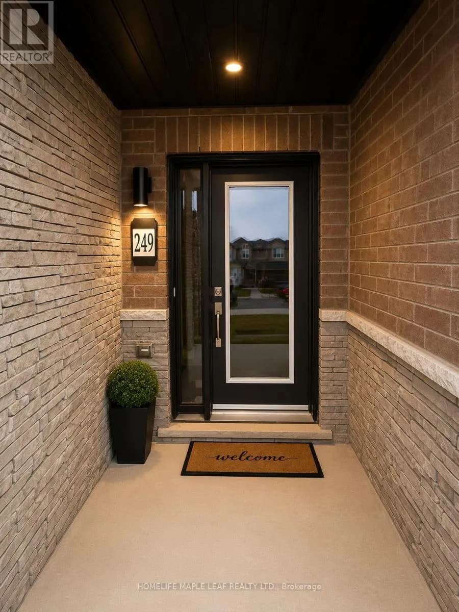 249 GILLESPIE DRIVE — photo 4 of 29
