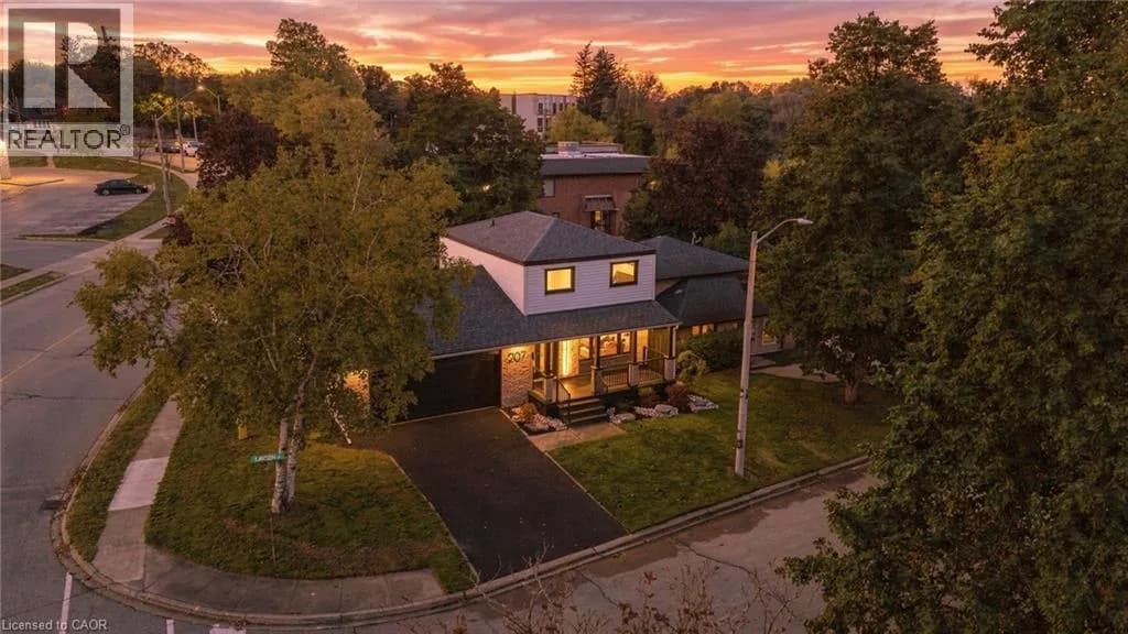 207 LINDEN Drive — photo 4 of 38