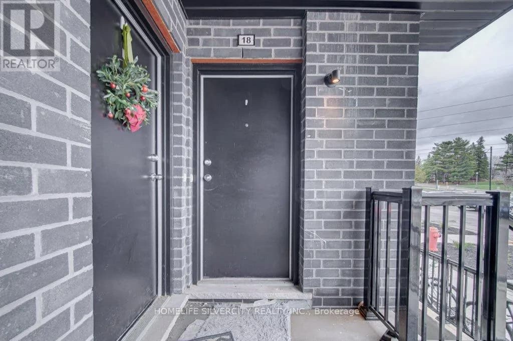 #18 - 235 CHAPEL HILL DRIVE — photo 4 of 22