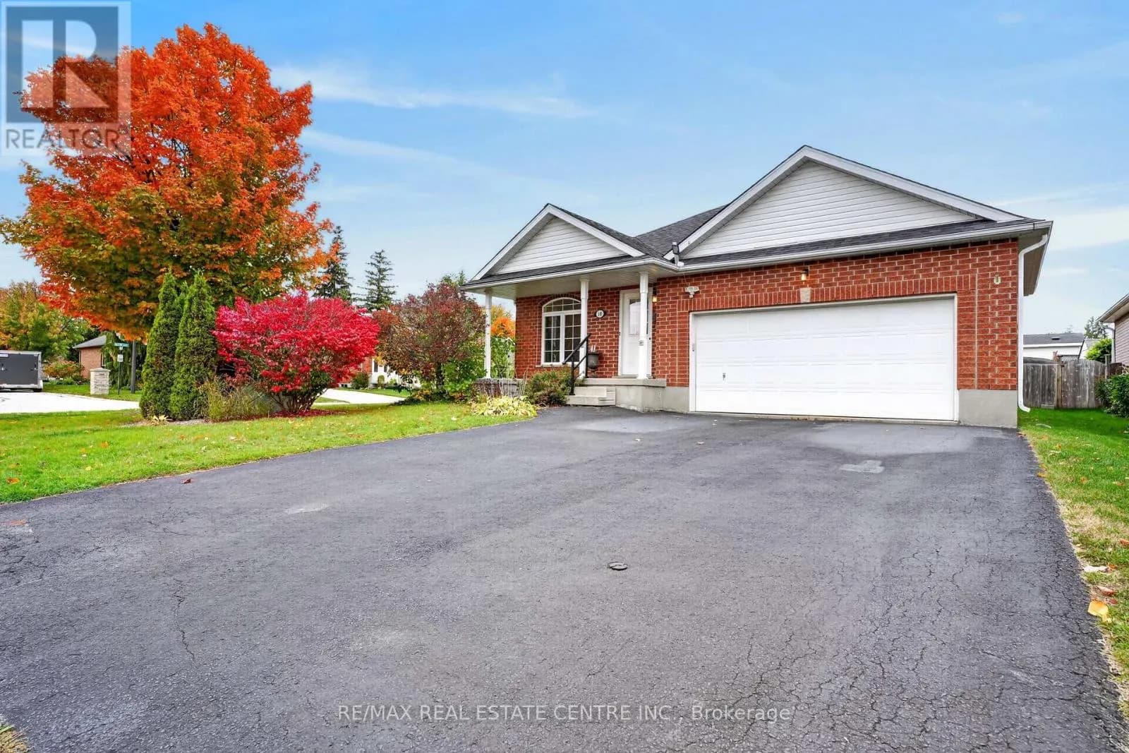 10 PATTISON PLACE — photo 1 of 49