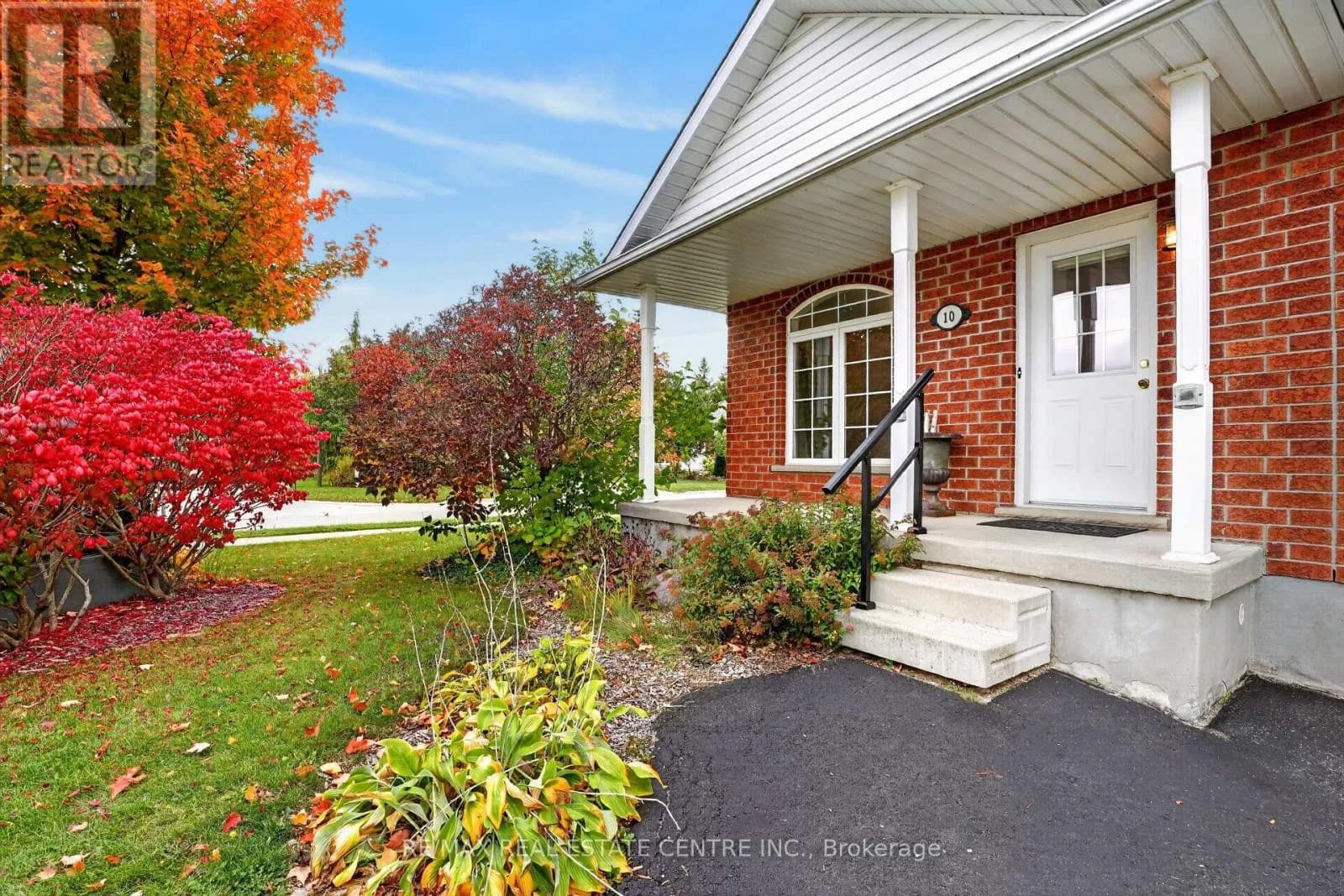 10 PATTISON PLACE — photo 3 of 49