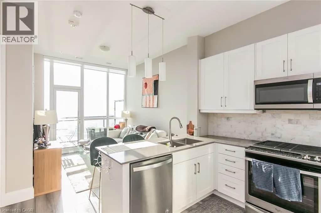 60 CHARLES Street W Unit# 2903 — photo 4 of 46