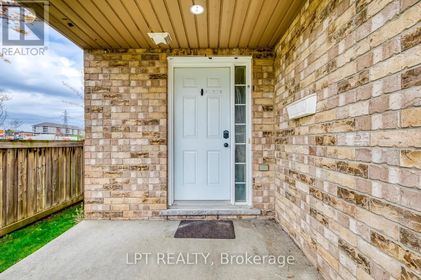 6 - 10 FALLOWFIELD DRIVE — photo 4 of 46