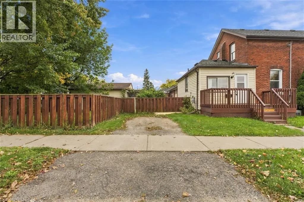 251 RAWDON Street — photo 4 of 43