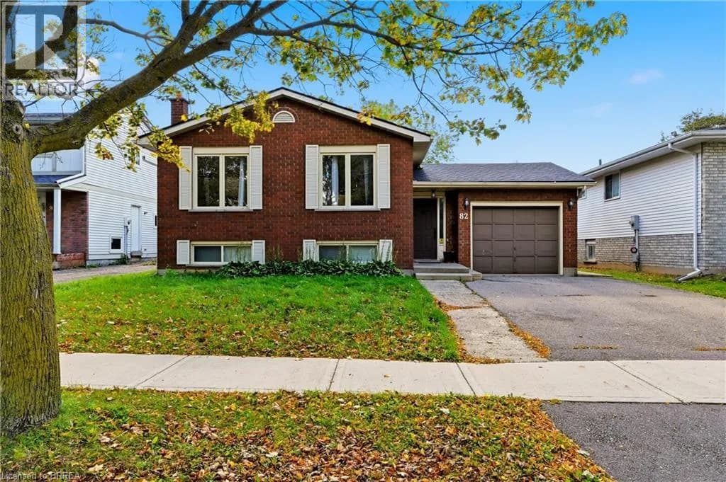 82 BEAVER Crescent — photo 1 of 33