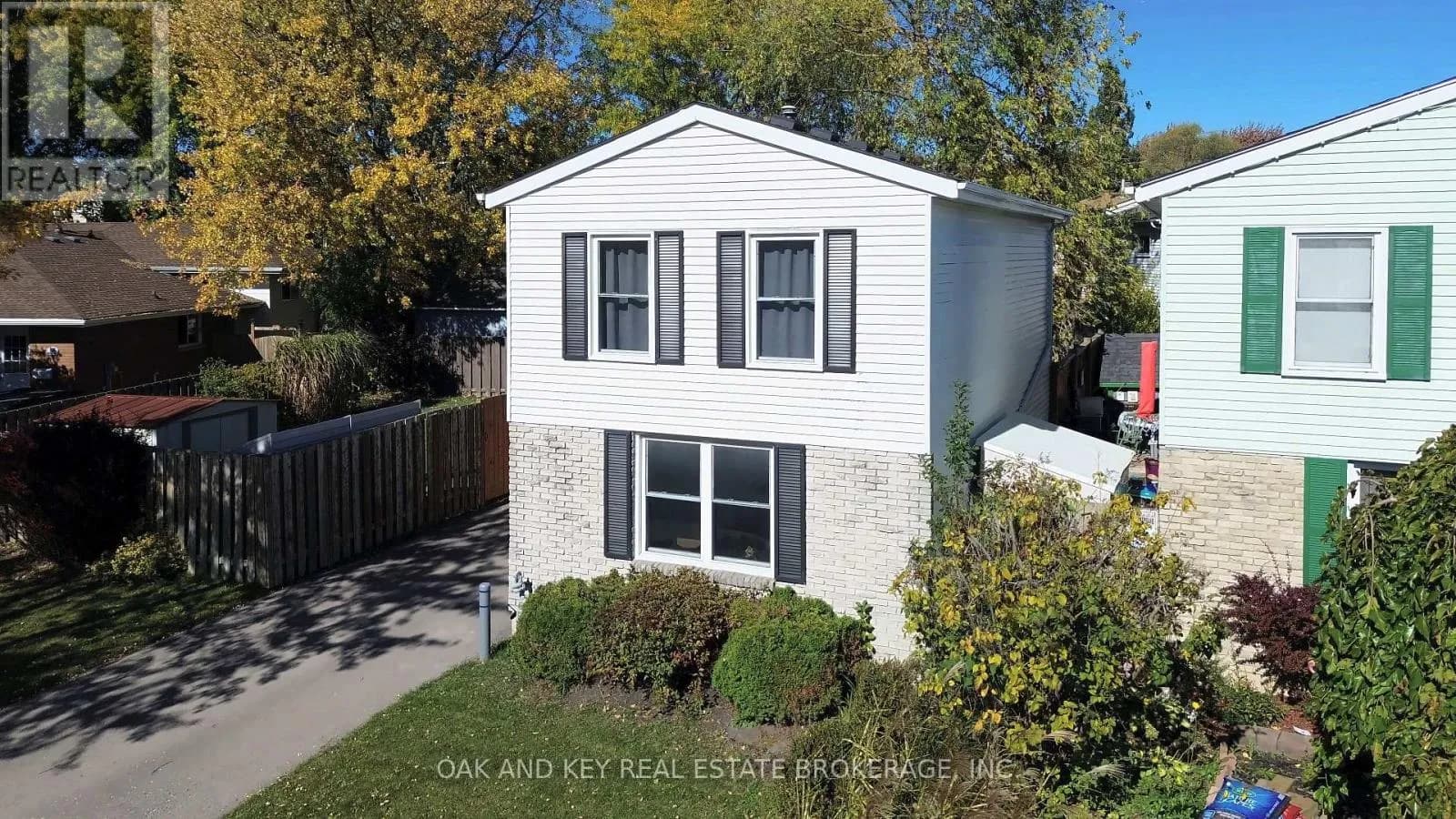 25 TIMBERLANE CRESCENT — photo 3 of 25