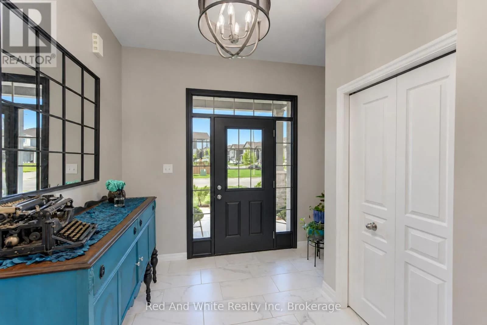 428 FREURE DRIVE — photo 5 of 50