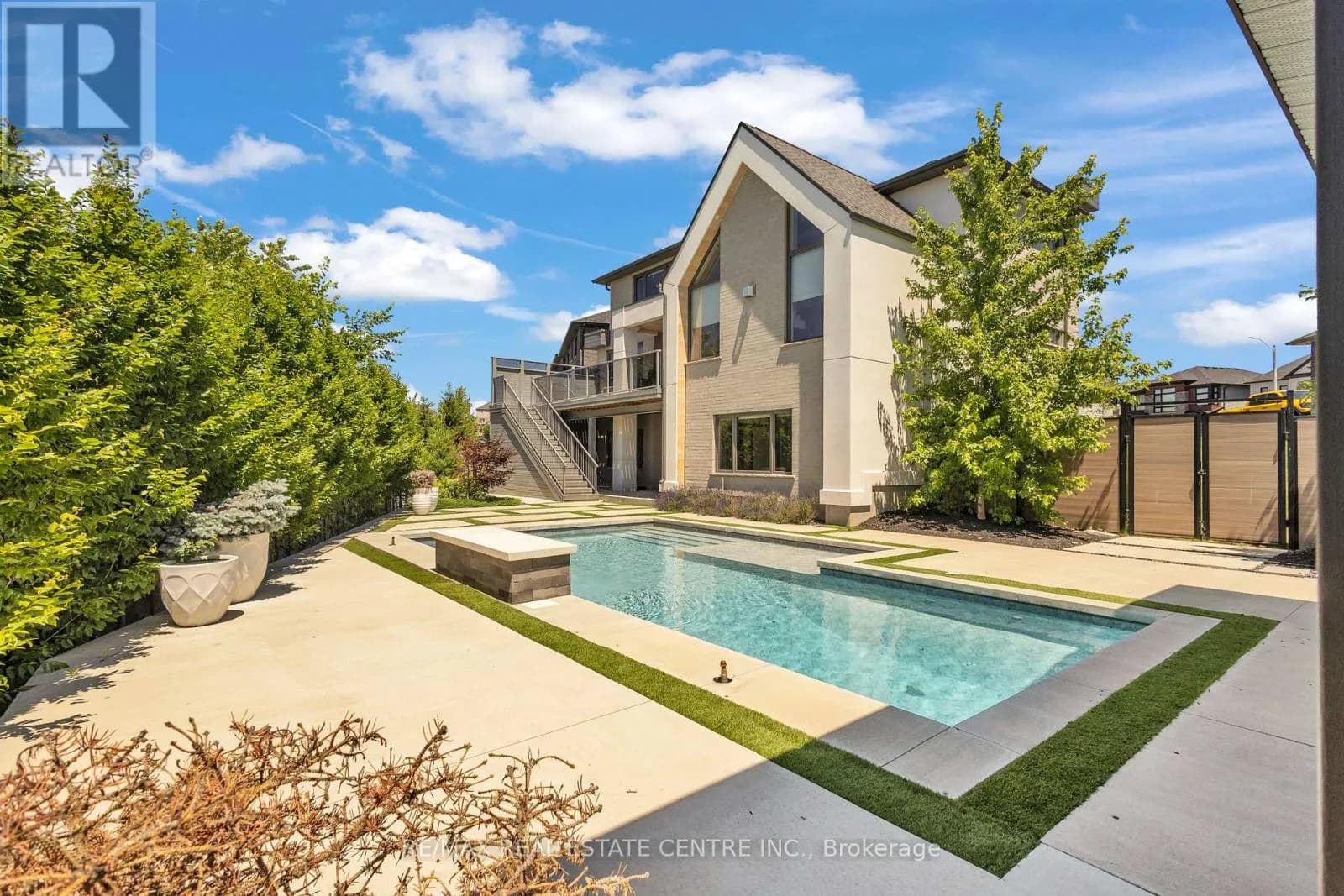 920 THOMAS PEDDER COURT — photo 2 of 50