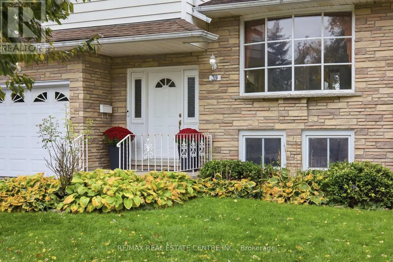 39 SEBAS COURT — photo 2 of 50