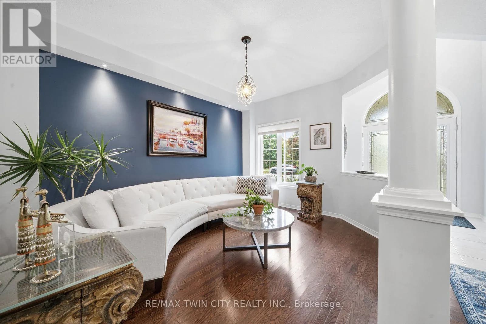 42 STEPHENSON ROAD — photo 3 of 41