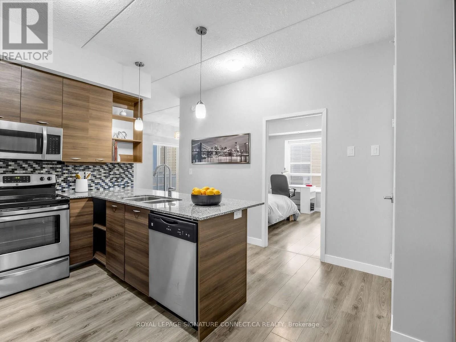 602 - 318 SPRUCE STREET — photo 5 of 27