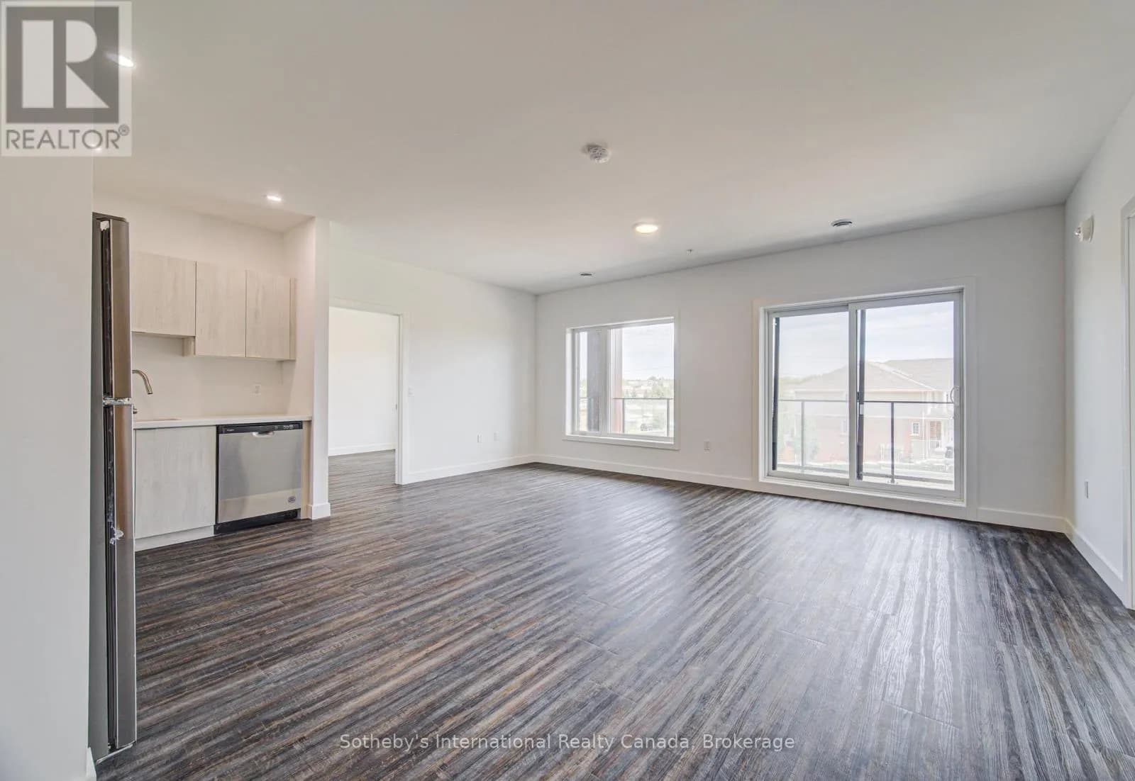 402 - 408 DUNDAS STREET S — photo 5 of 26
