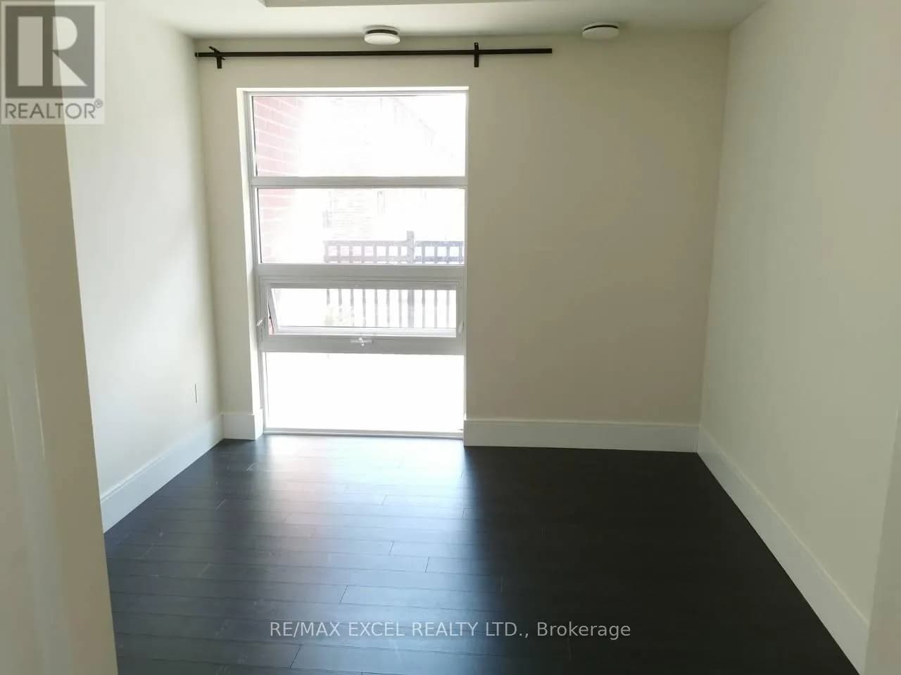 107 - 155 ST LEGER STREET — photo 4 of 16