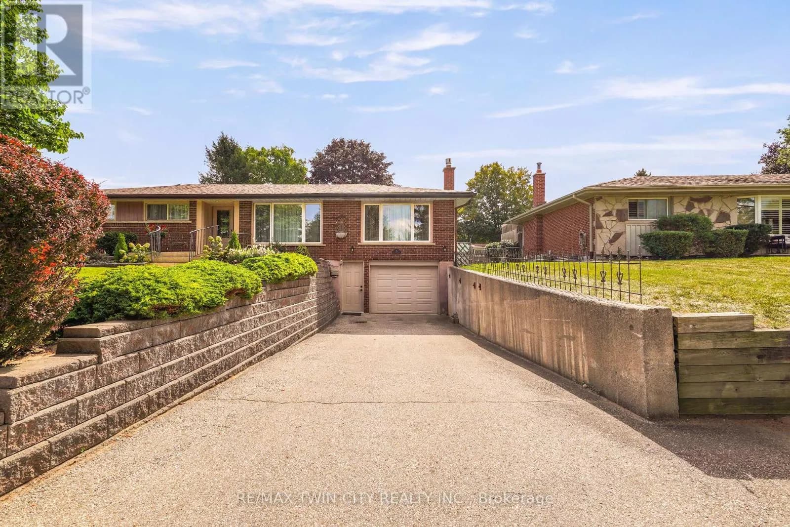 25 BRIER CRESCENT — photo 5 of 50