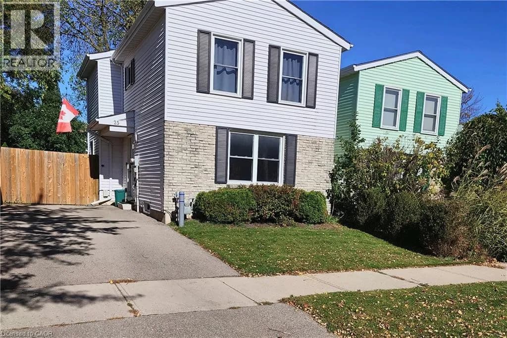 25 TIMBERLANE Crescent — photo 2 of 25
