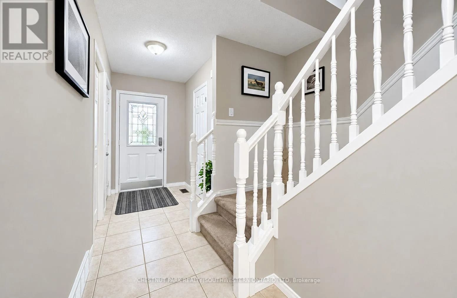 24 WHITE SANDS COURT — photo 5 of 38