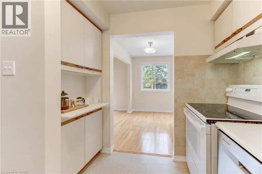 360 CORNRIDGE Place Unit# 4 — photo 5 of 40