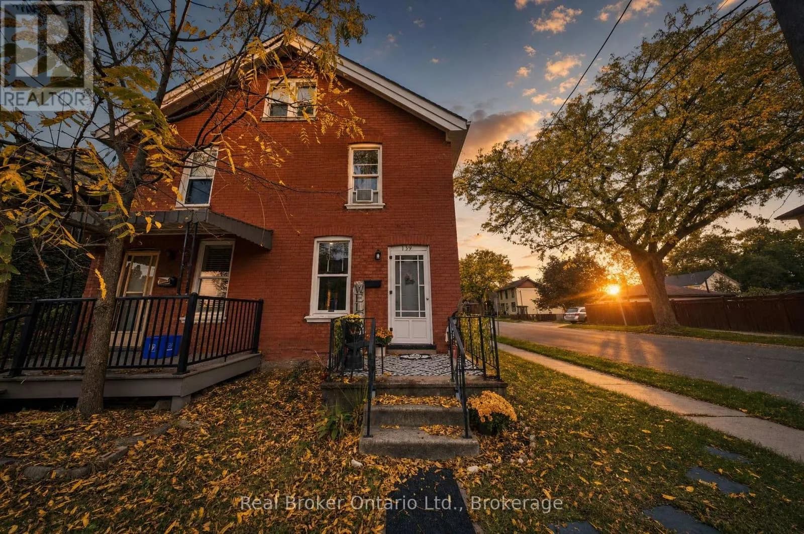 139 SUPERIOR STREET — photo 3 of 22