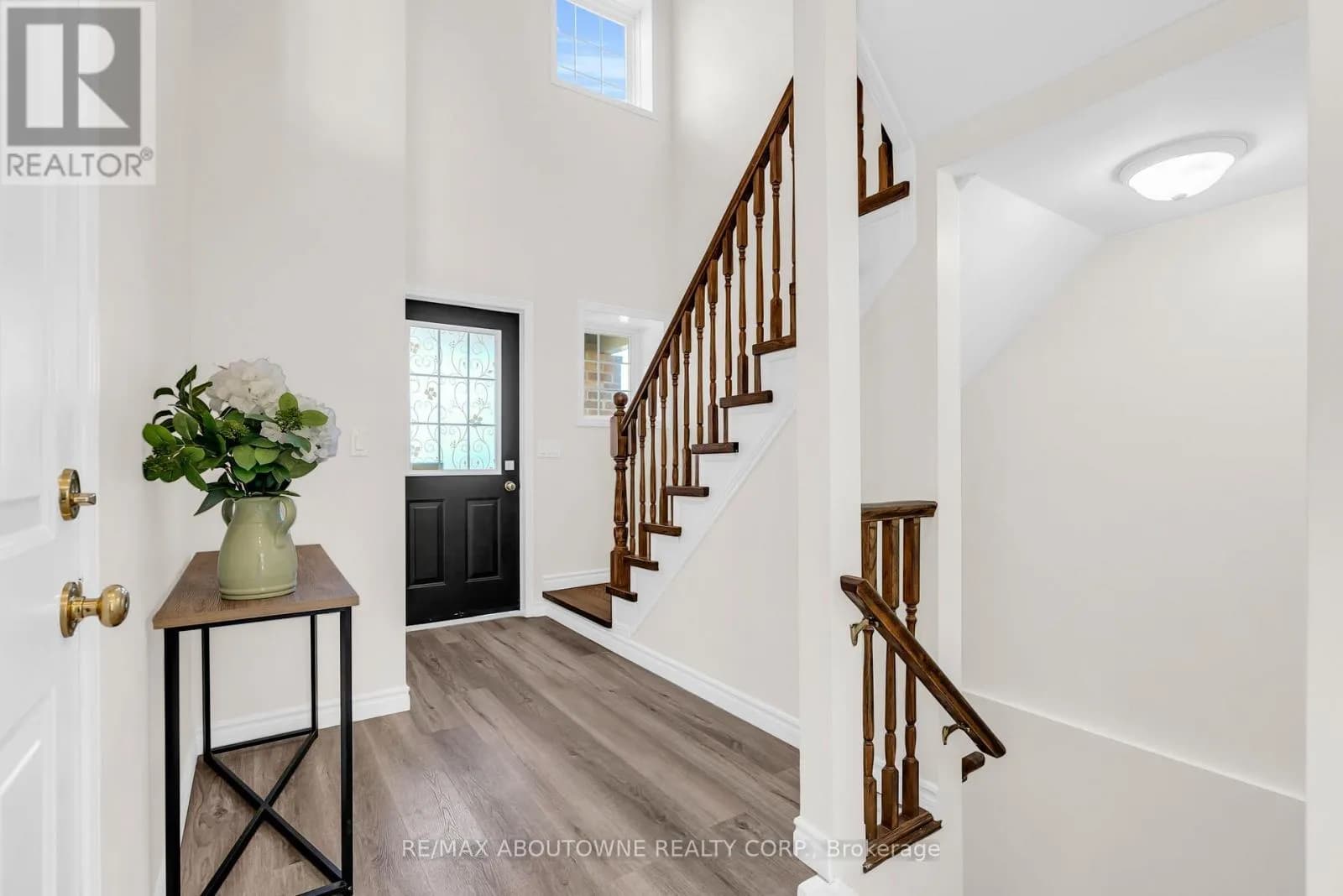 87 HOUGHTON STREET — photo 5 of 48