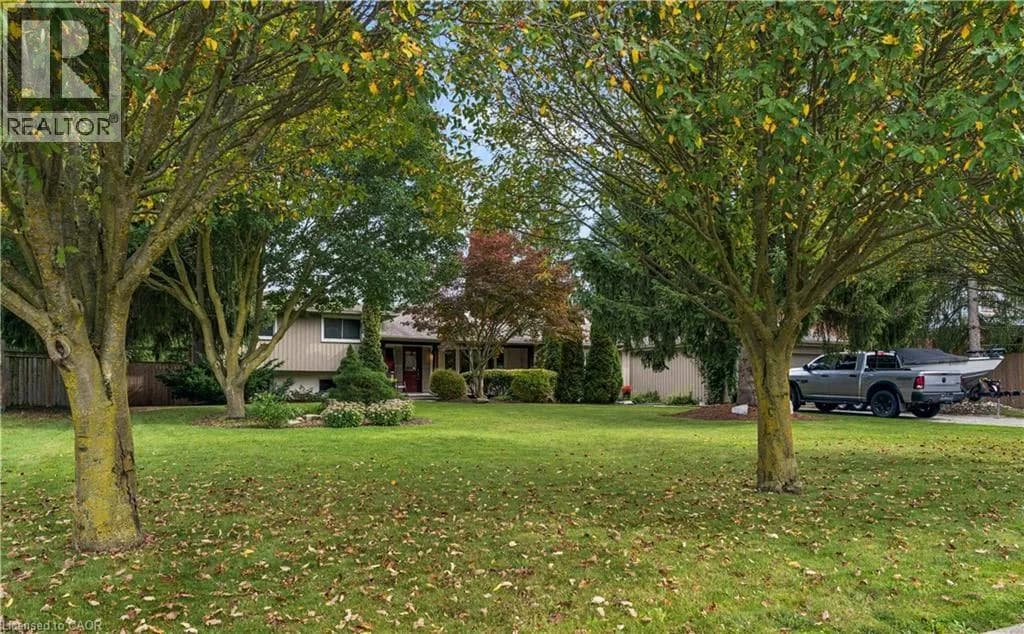 373 FORESTLAWN Road — photo 4 of 47