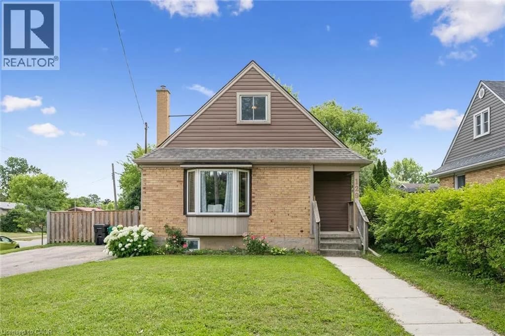 129 FLORENCE Avenue — photo 1 of 33