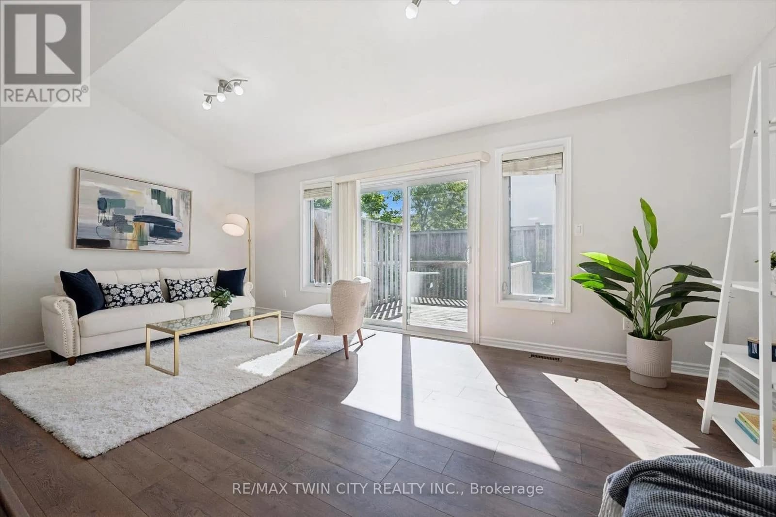 24 - 555 CHABLIS DRIVE — photo 2 of 29
