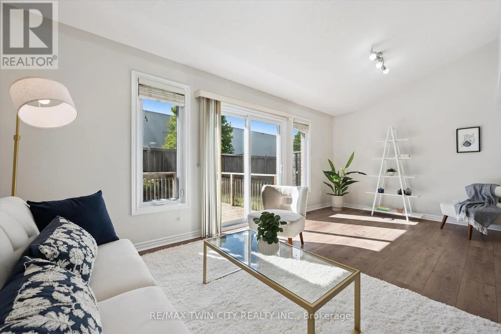 24 - 555 CHABLIS DRIVE — photo 5 of 29