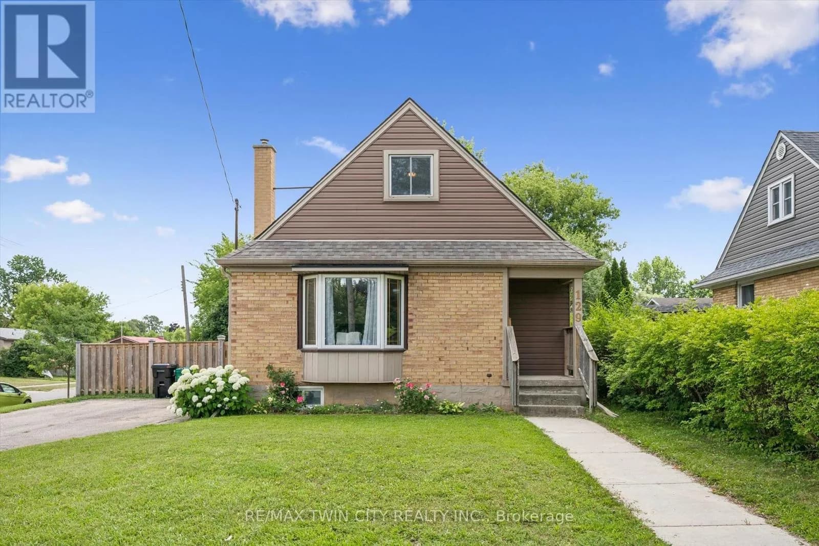 129 FLORENCE AVENUE — photo 1 of 28