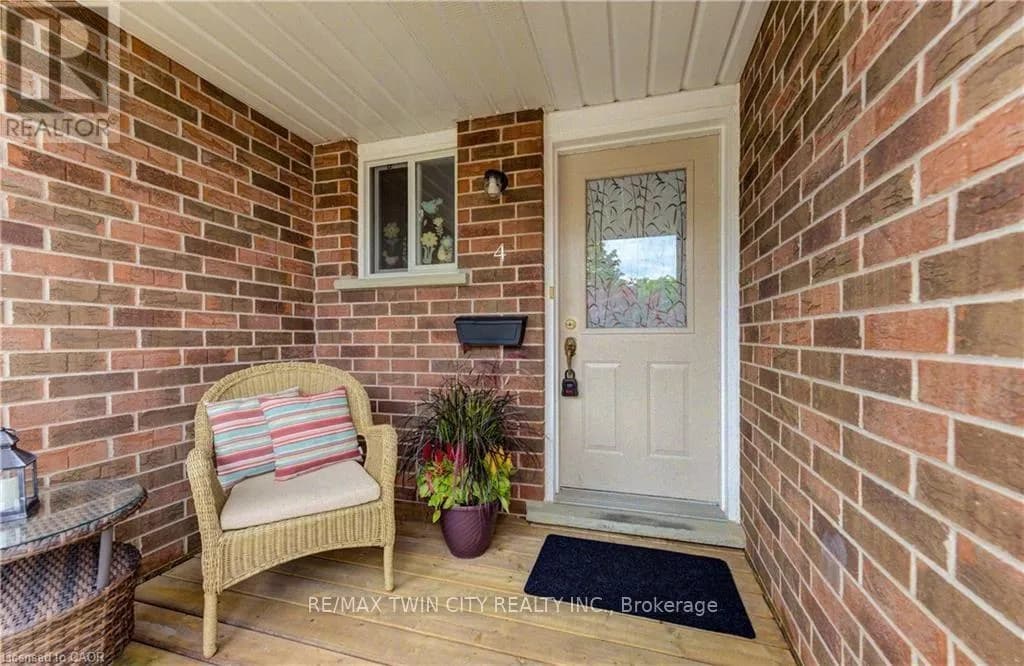 4 - 360 CORNRIDGE PLACE — photo 2 of 40