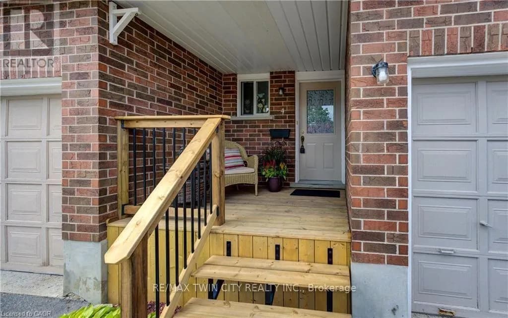 4 - 360 CORNRIDGE PLACE — photo 3 of 40