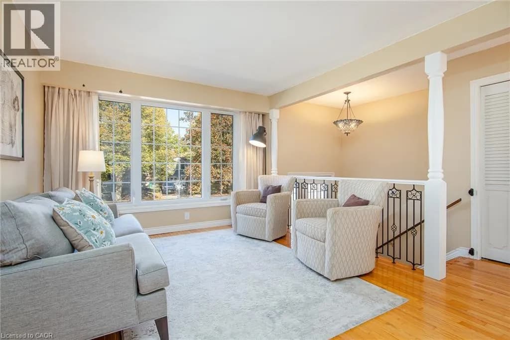 118 WHEATFIELD Crescent — photo 4 of 50