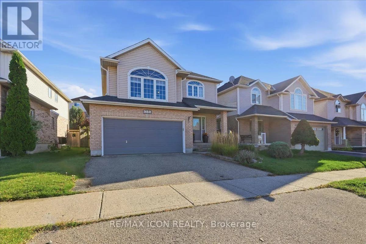 382 MOUNTAIN LAUREL CRESCENT — photo 1 of 42